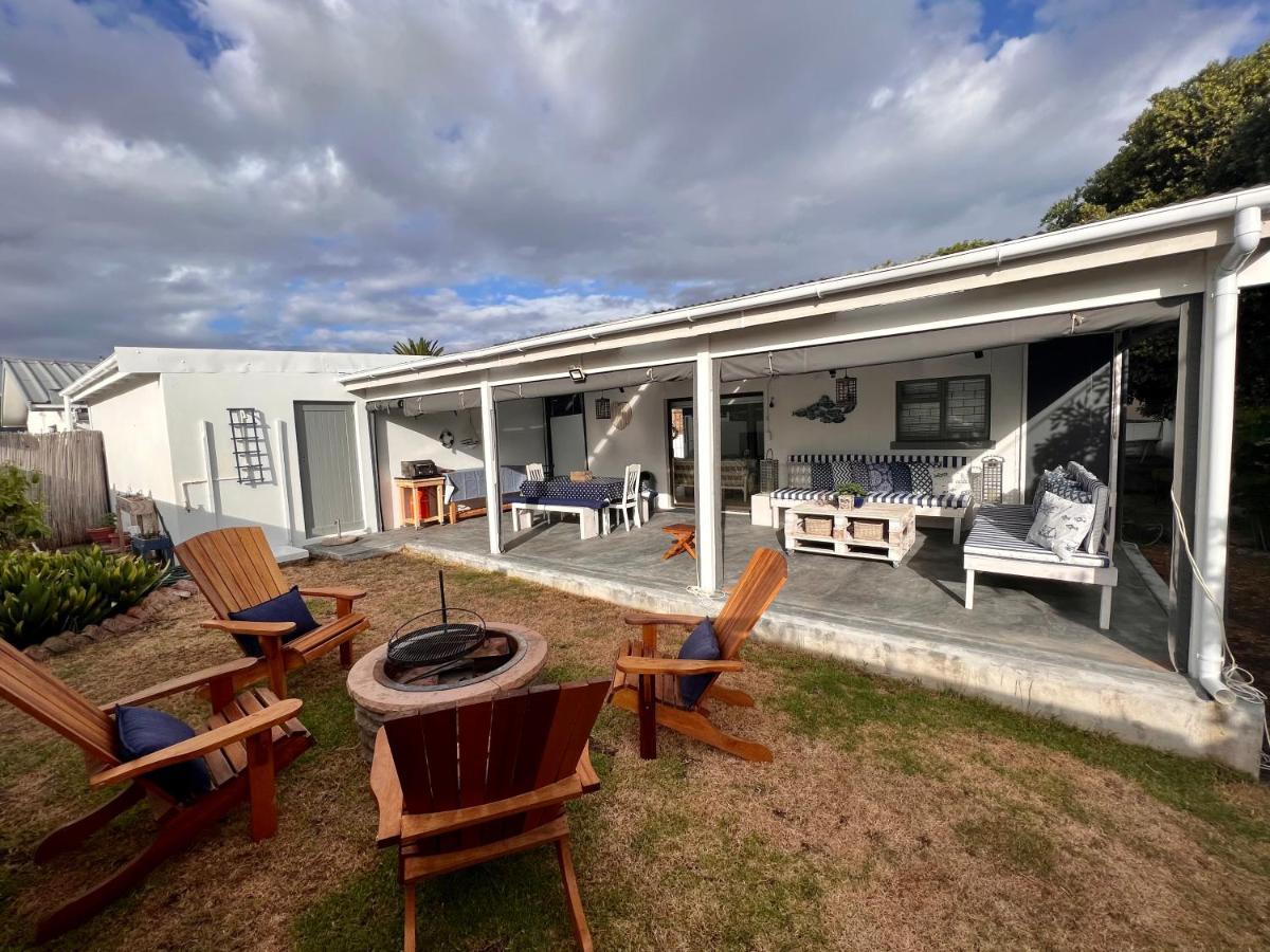 Adorable 2 Bedroom Cottage With Spacious Veranda Hermanus Kültér fotó